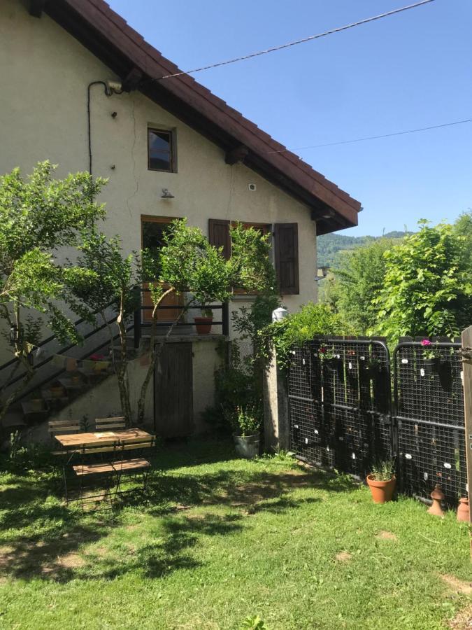 Belladone Guest House Theys Les 7 Laux Bagian luar foto